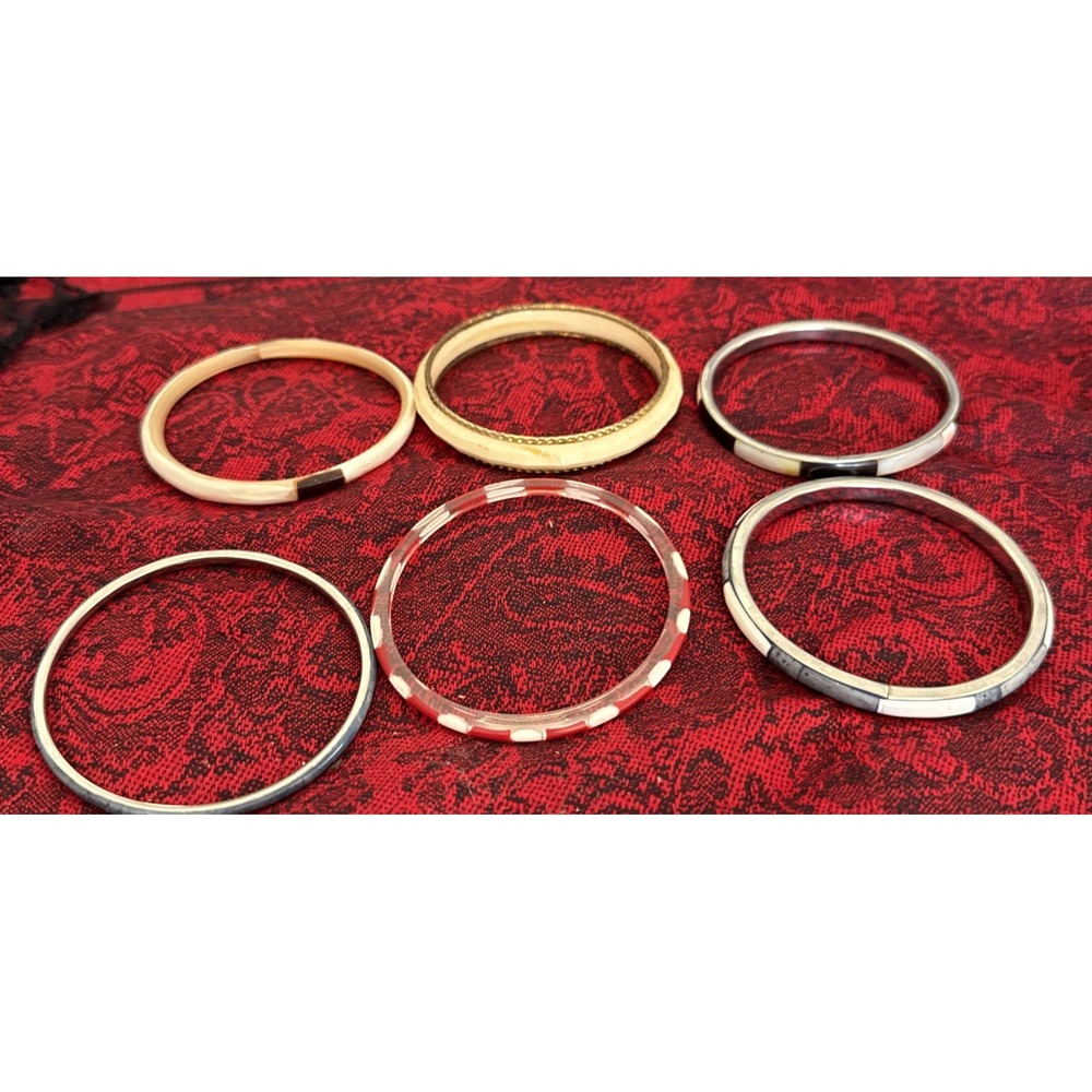 Vintage 6 Piece Lot of Bangles all 2.5 inches